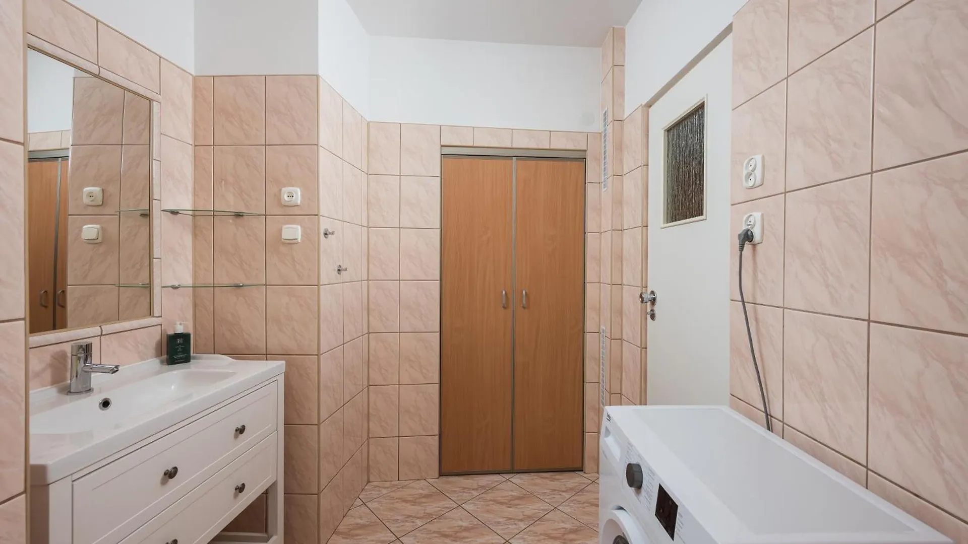 Wola Ratusz Comfort Apartment Warsaw
